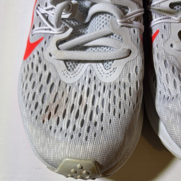 Nike Women's Gray and Red Running Shoes - Picture 2 of 6